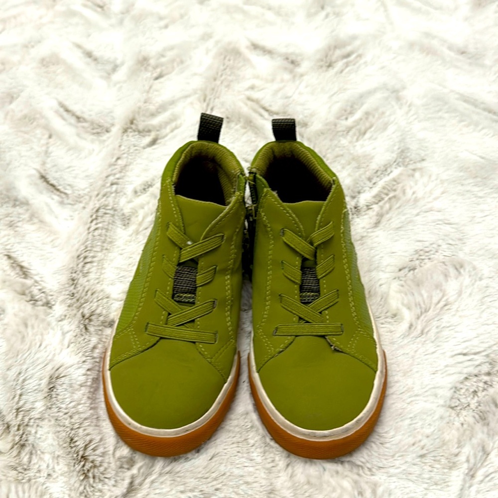 Boys green tennis size 10